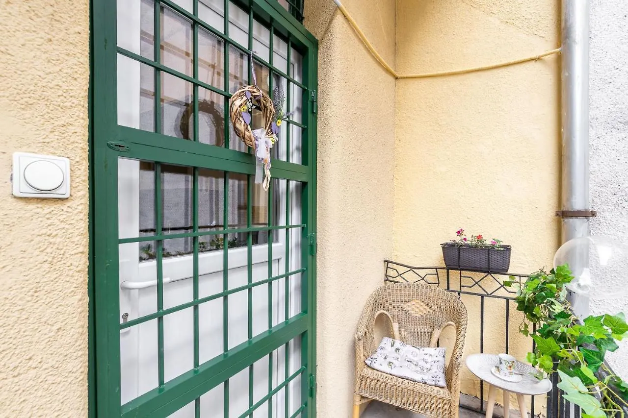 Green Apartment, In The Middle Of The City Center, Quiet, Ac Budapest Appartamento