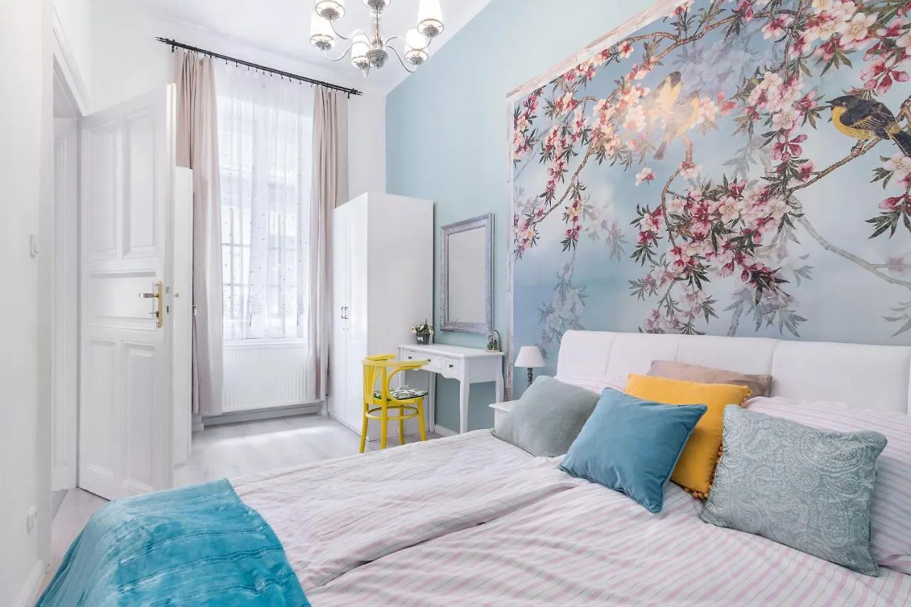 Appartamento Green Apartment, In The Middle Of The City Center, Quiet, Ac Budapest