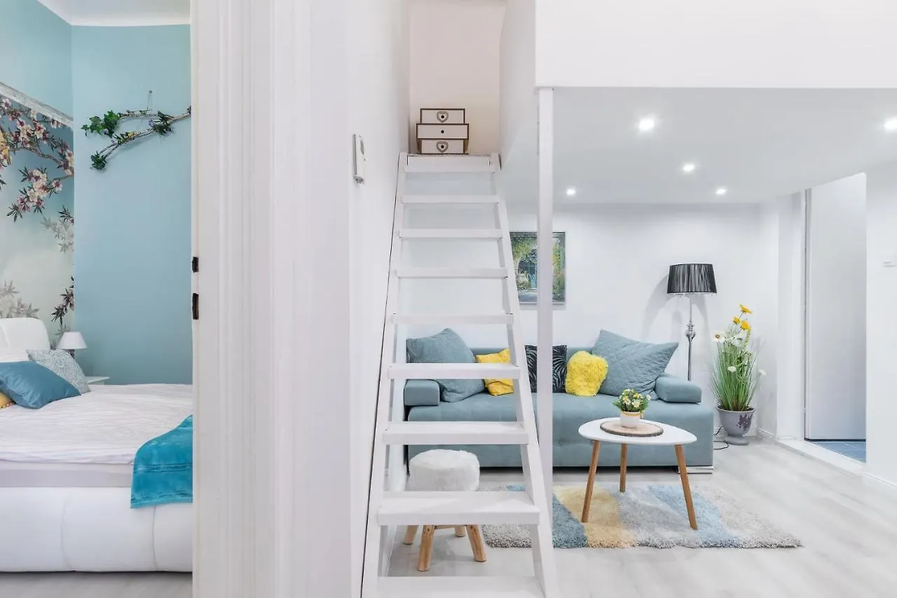 Green Apartment Budapest 0*,