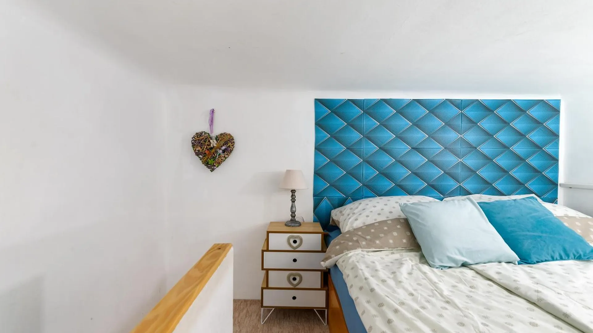 Green Apartment Budapest 0*,